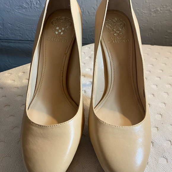 VINCE CAMUTO  Women's Blush NIOMI Platform Pump - Picture 12 of 16